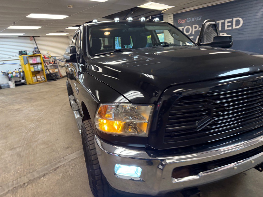 2014 RAM 2500 Image 2