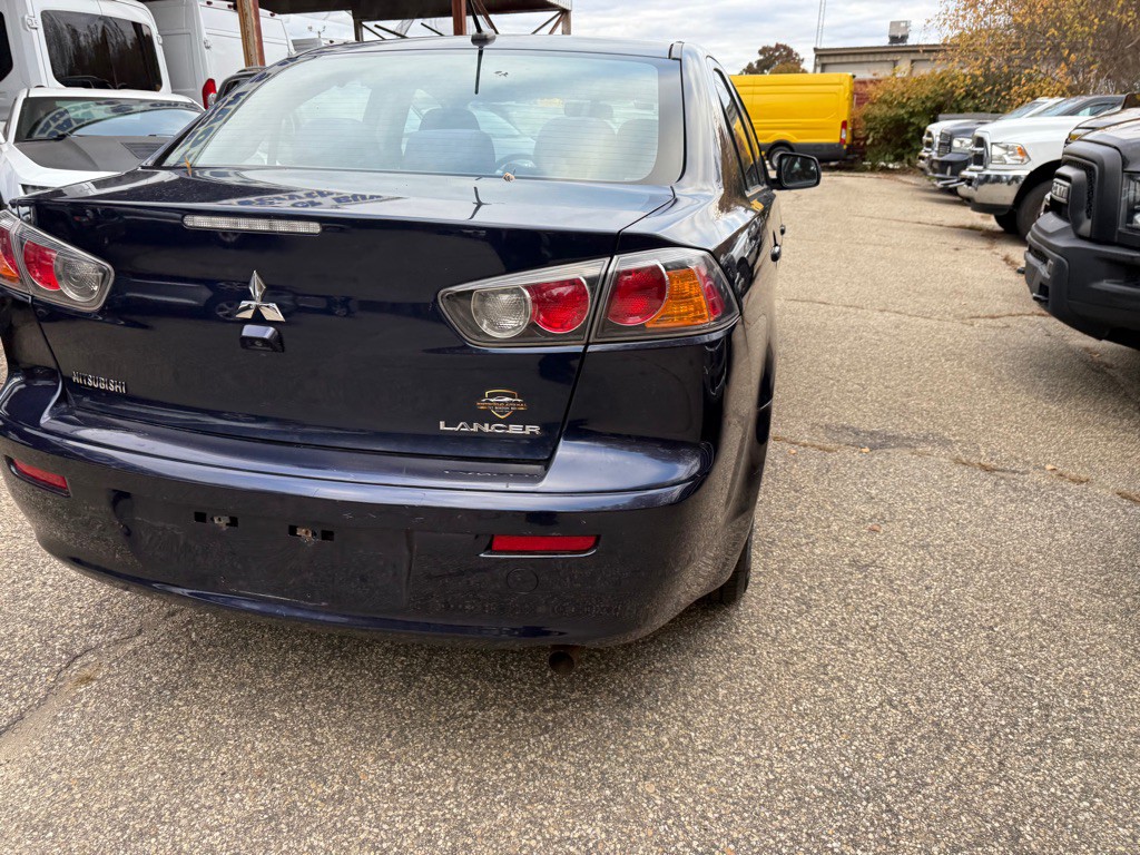 2014 Mitsubishi Lancer Image 3