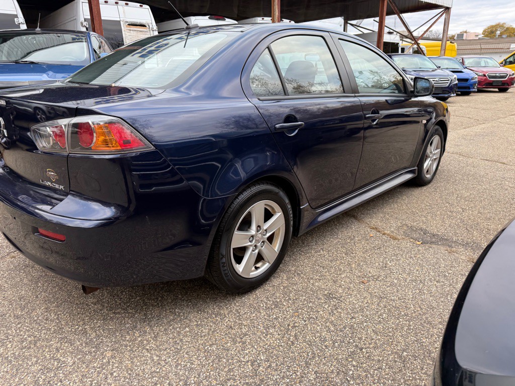 2014 Mitsubishi Lancer Image 9