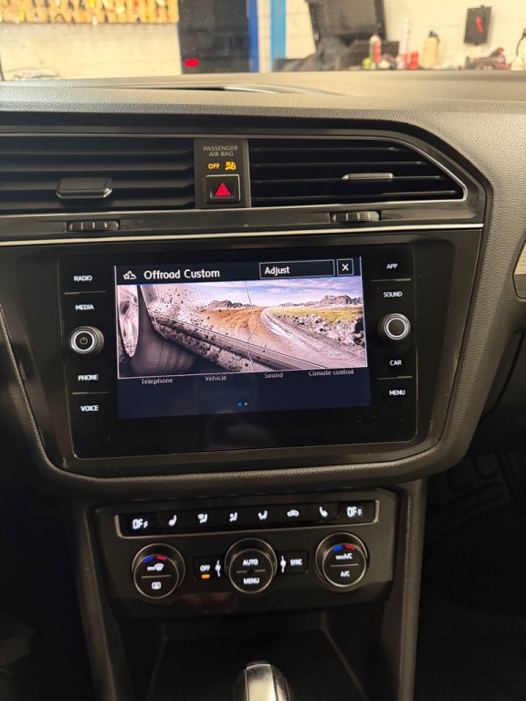 2018 Volkswagen Tiguan Image 23