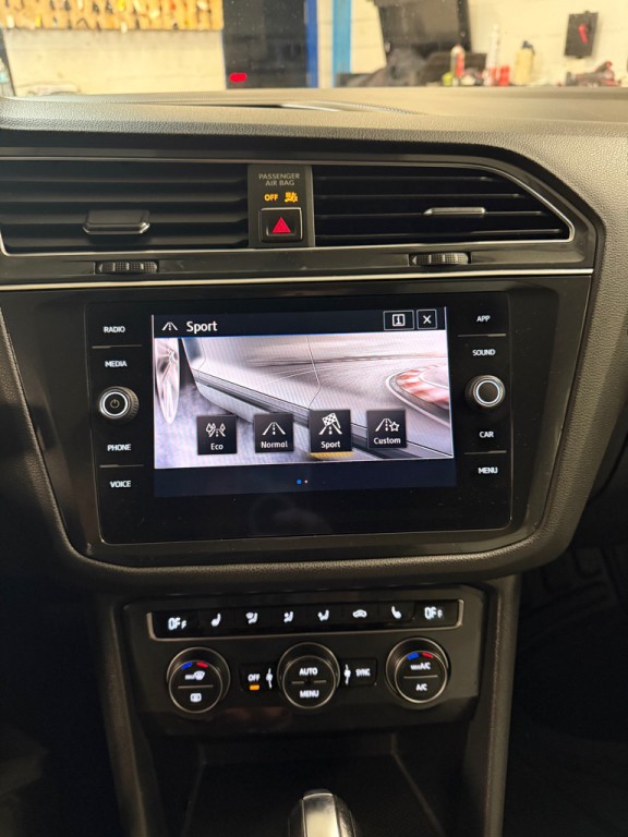 2018 Volkswagen Tiguan Image 24