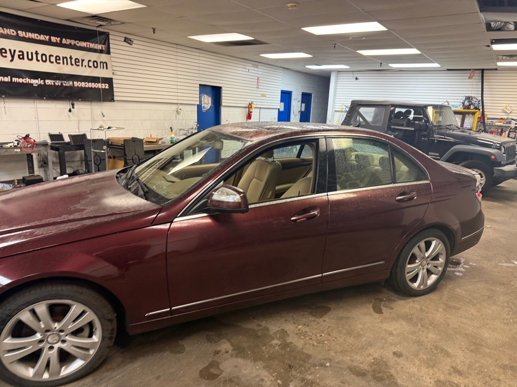 2008 Mercedes-Benz C-Class Image 3