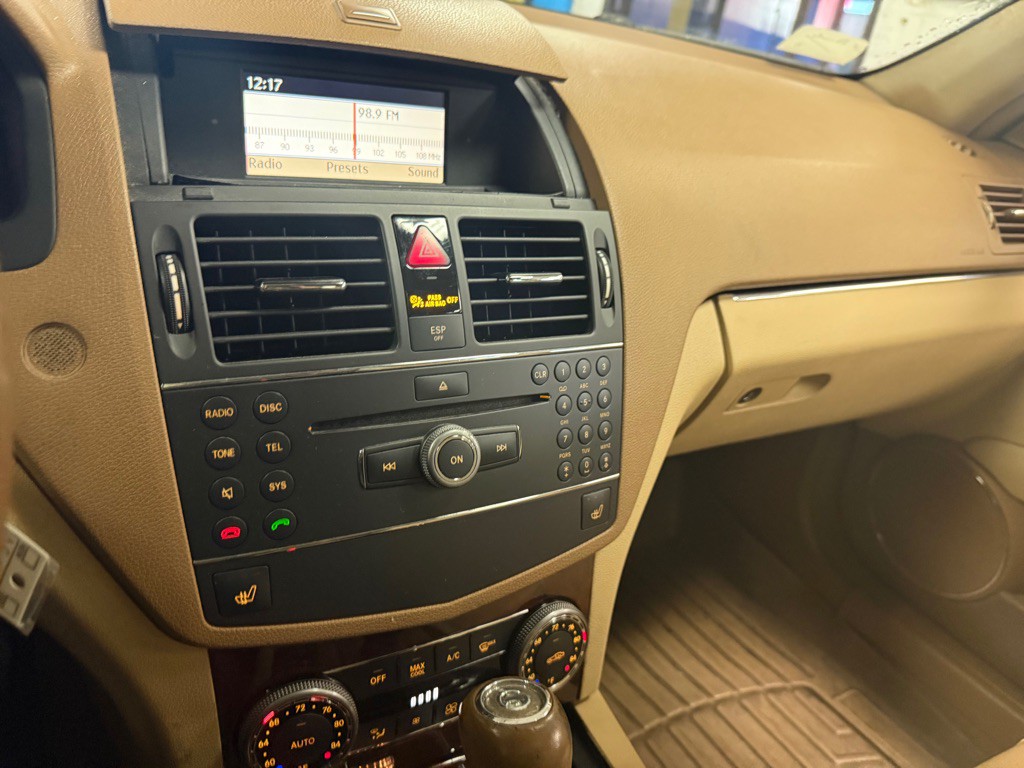 2008 Mercedes-Benz C-Class Image 8