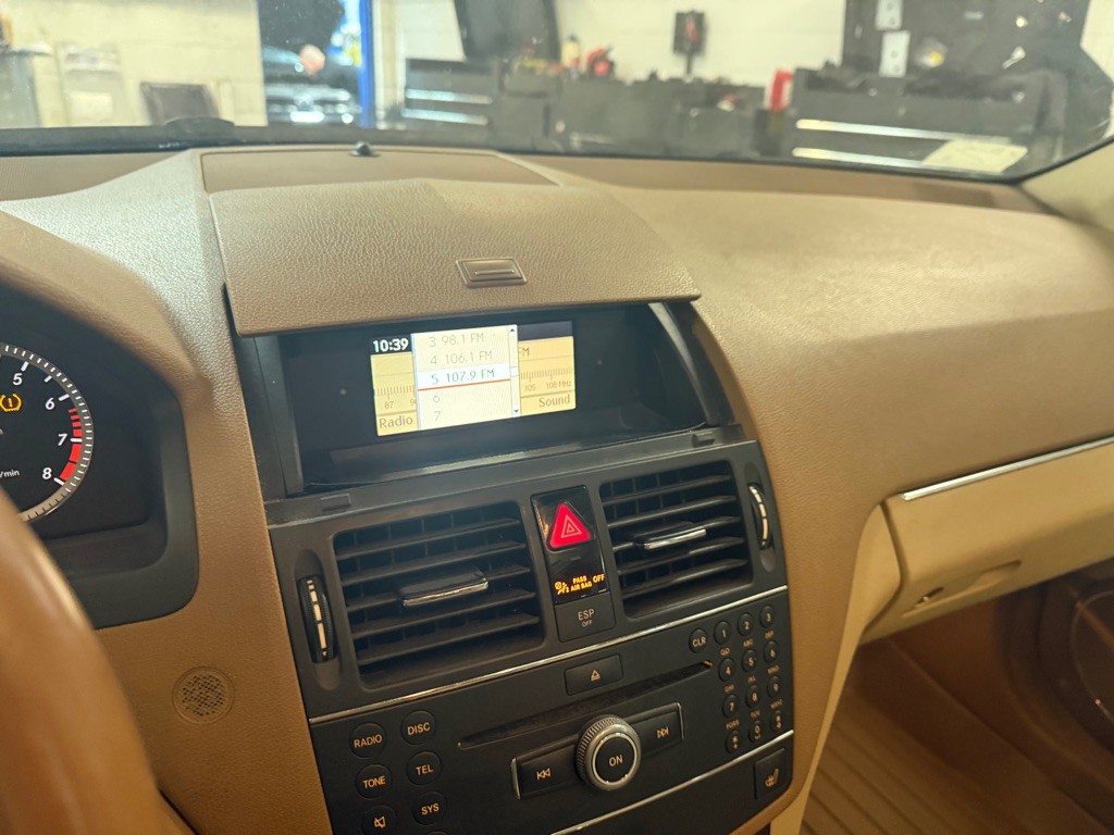 2008 Mercedes-Benz C-Class Image 22