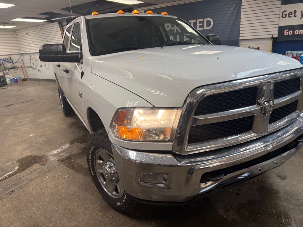 2017 RAM 3500 Image 3