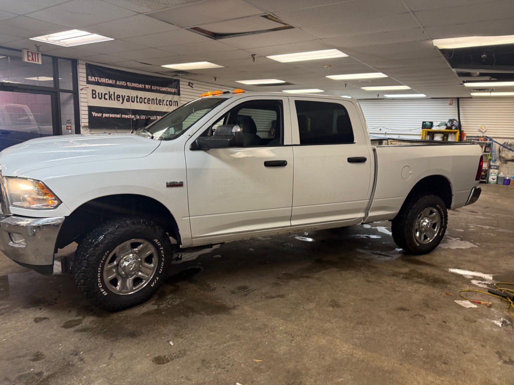 2017 RAM 3500 Image 6