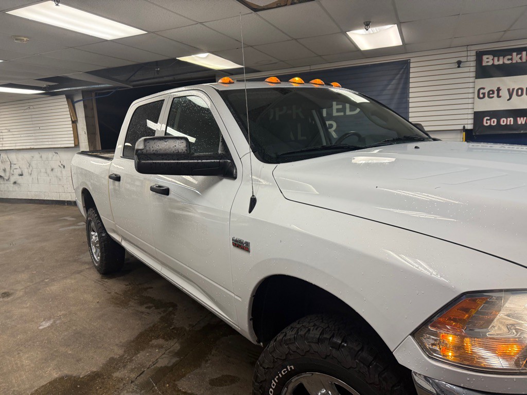 2017 RAM 3500 Image 12
