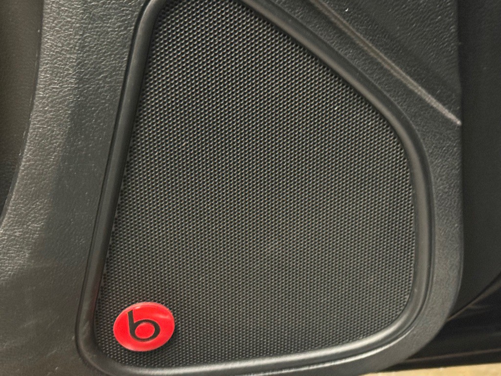 2014 Chrysler 300 Image 13