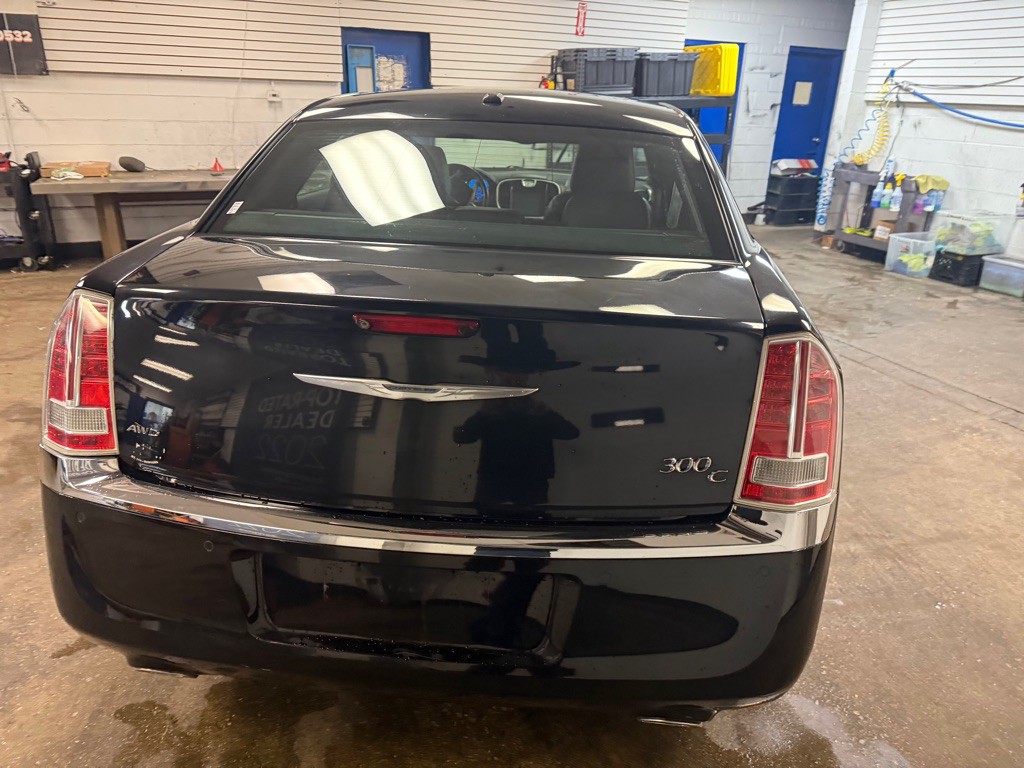 2014 Chrysler 300 Image 22