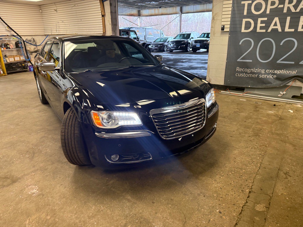 2014 Chrysler 300 Image 37