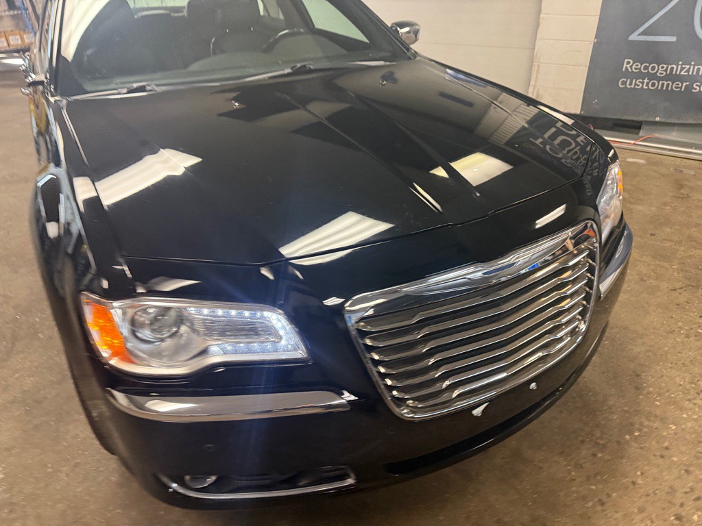 2014 Chrysler 300 Image 44