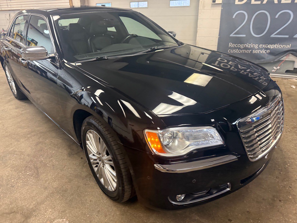 2014 Chrysler 300 Image 46
