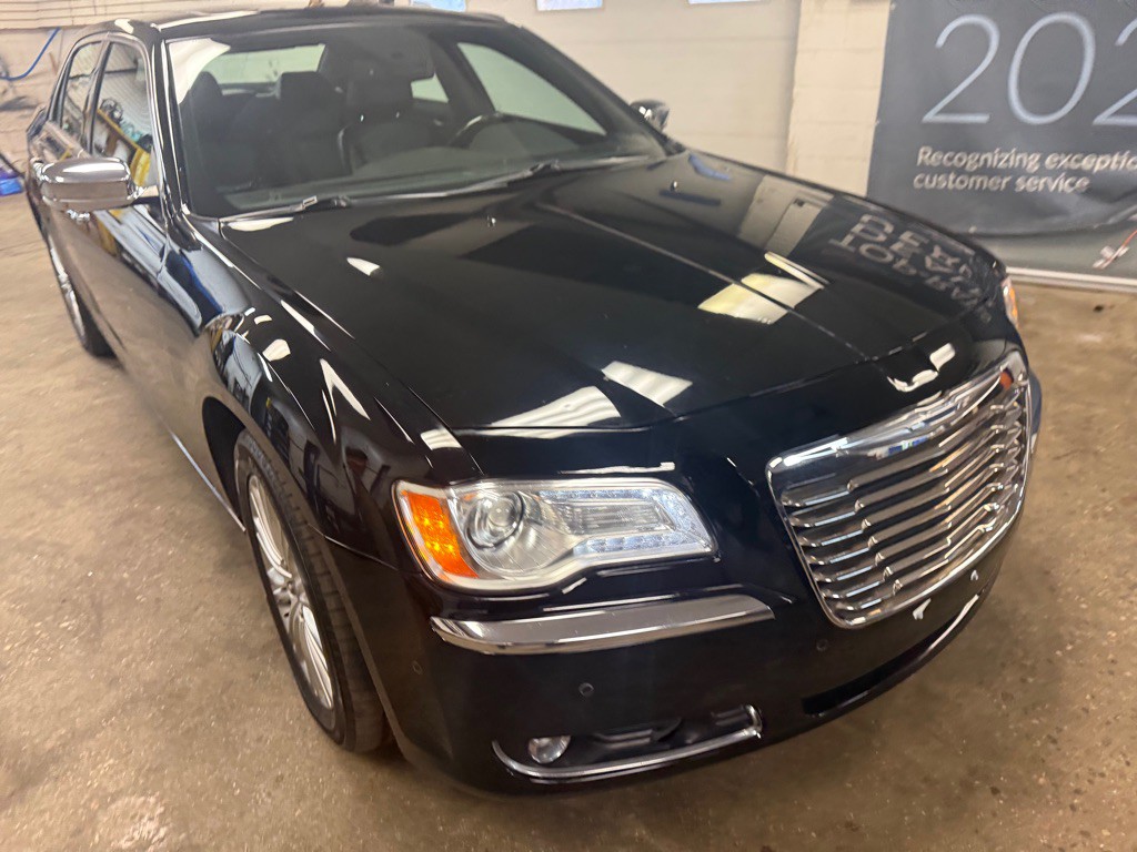 2014 Chrysler 300 Image 47