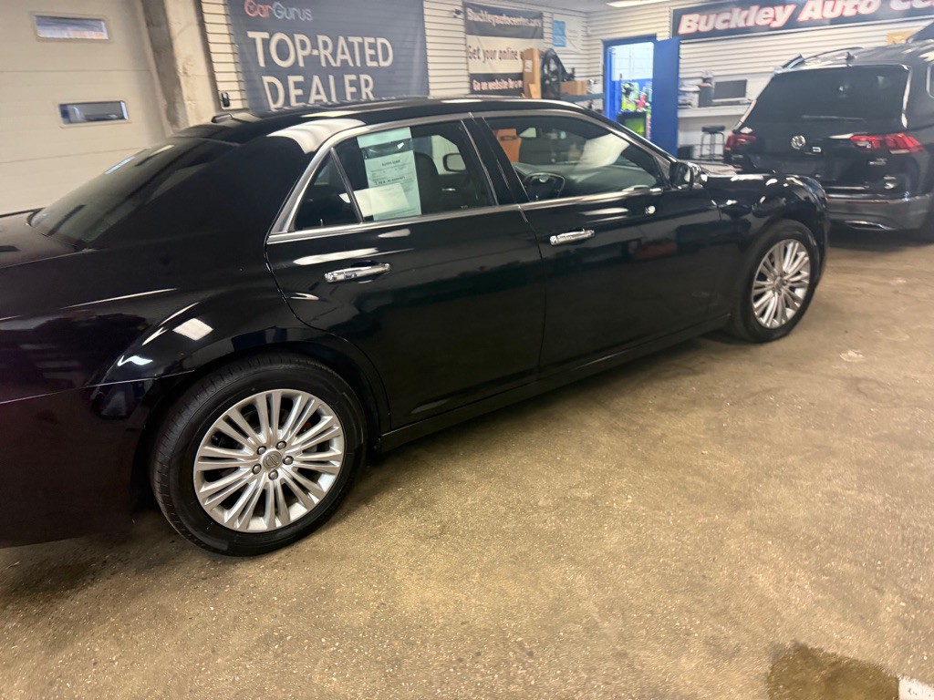 2014 Chrysler 300 Image 52