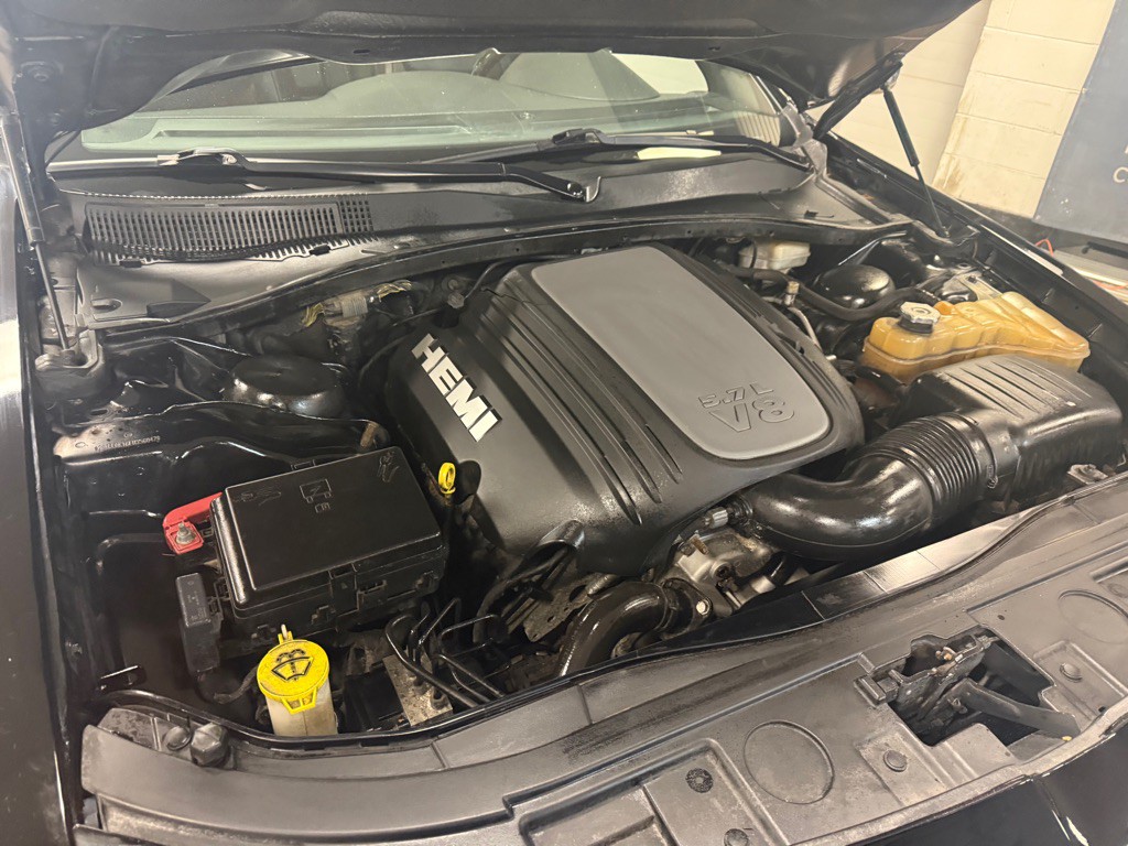 2014 Chrysler 300 Image 64