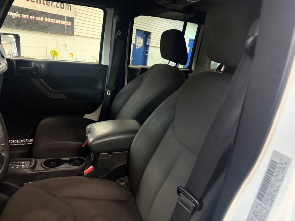 2015 Jeep Wrangler Unlimited Image 15