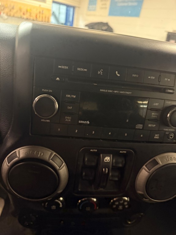 2015 Jeep Wrangler Unlimited Image 17