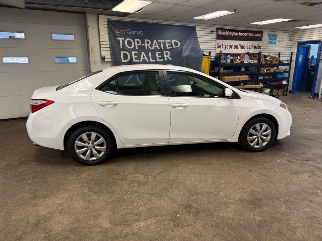 2016 Toyota Corolla Image 26