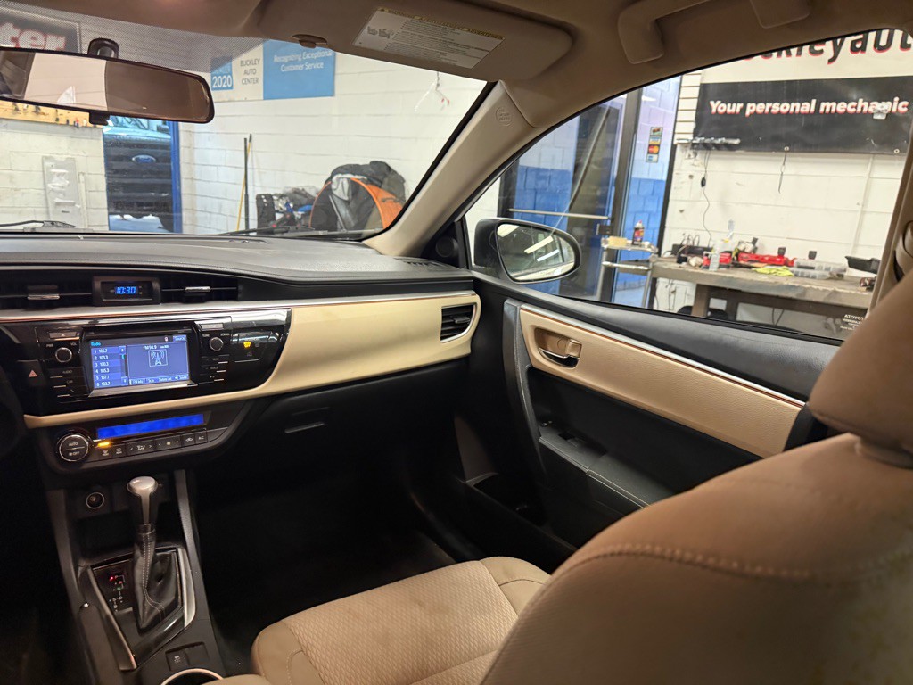 2016 Toyota Corolla Image 29