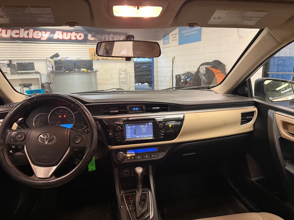 2016 Toyota Corolla Image 31