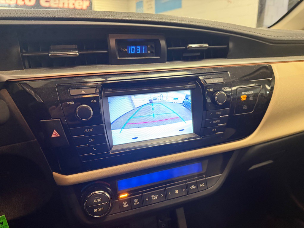 2016 Toyota Corolla Image 33