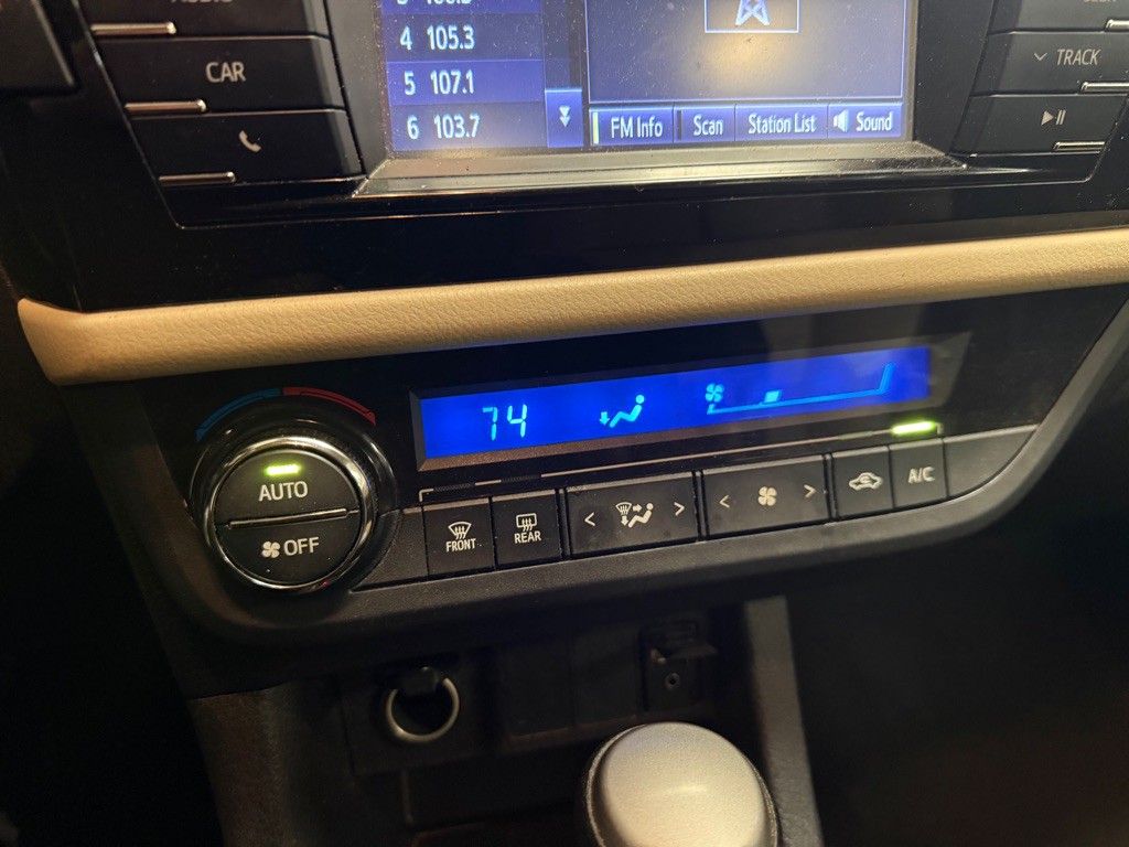 2016 Toyota Corolla Image 34