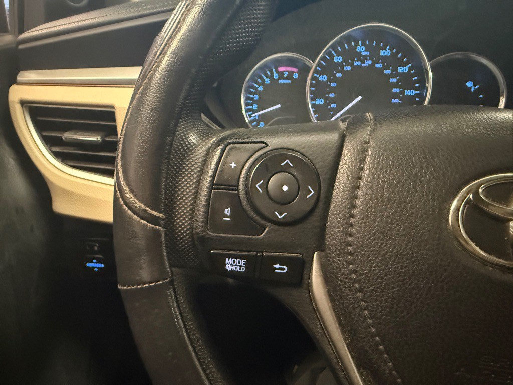2016 Toyota Corolla Image 38