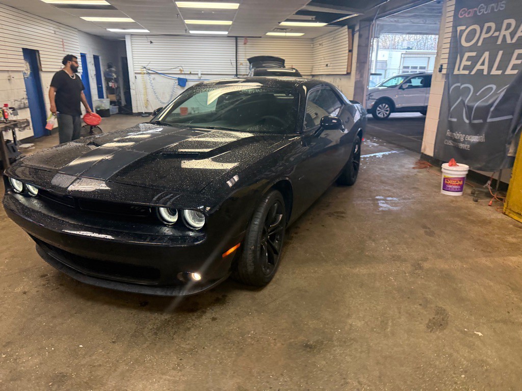2016 Dodge Challenger Image 9