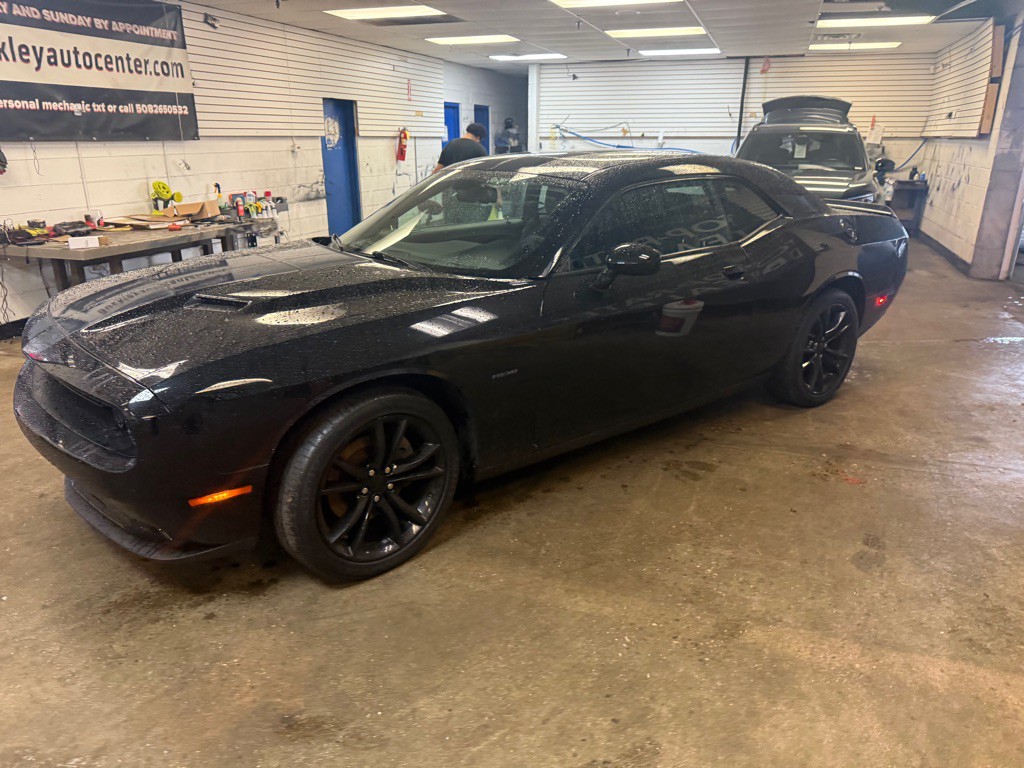 2016 Dodge Challenger Image 11