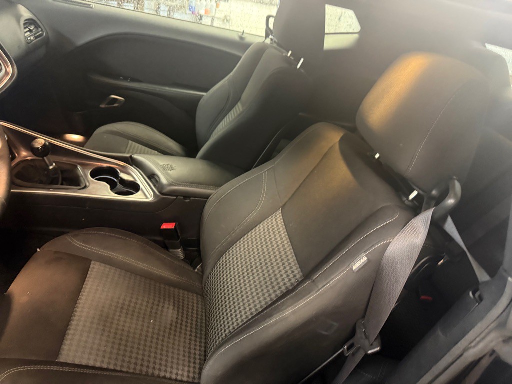2016 Dodge Challenger Image 13