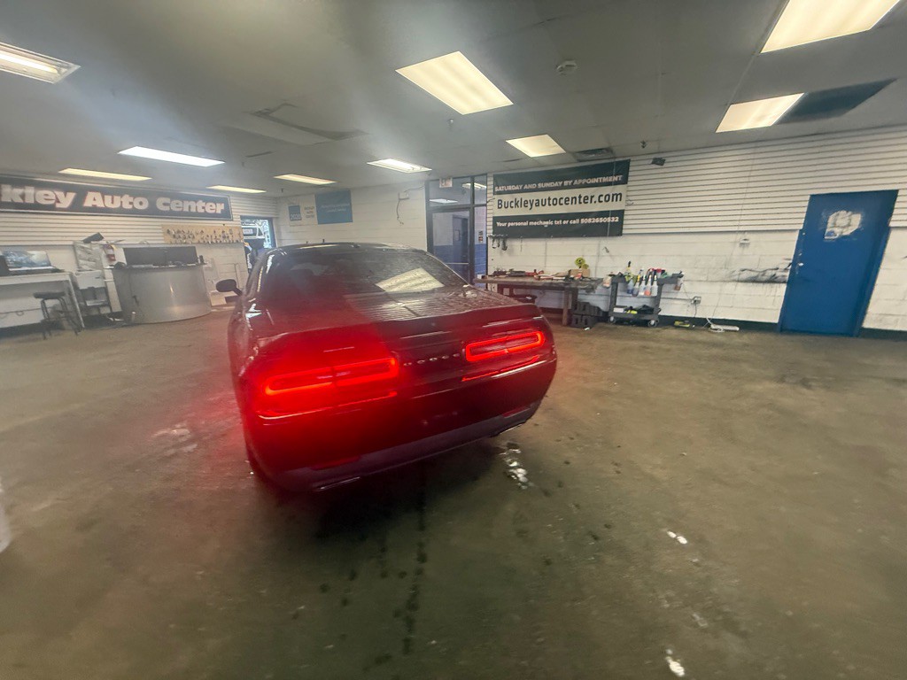 2016 Dodge Challenger Image 17