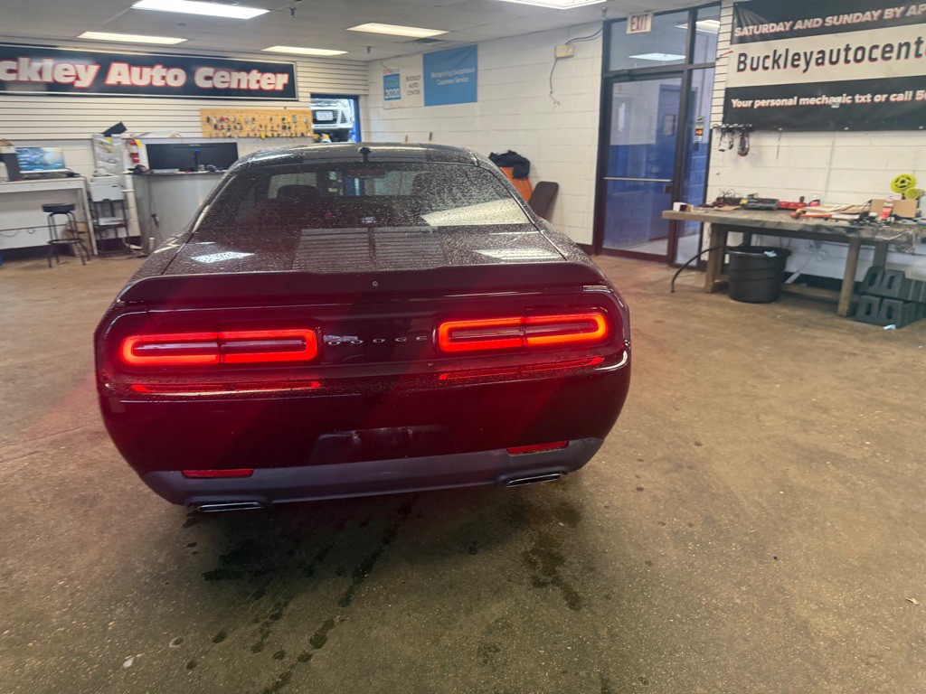 2016 Dodge Challenger Image 18