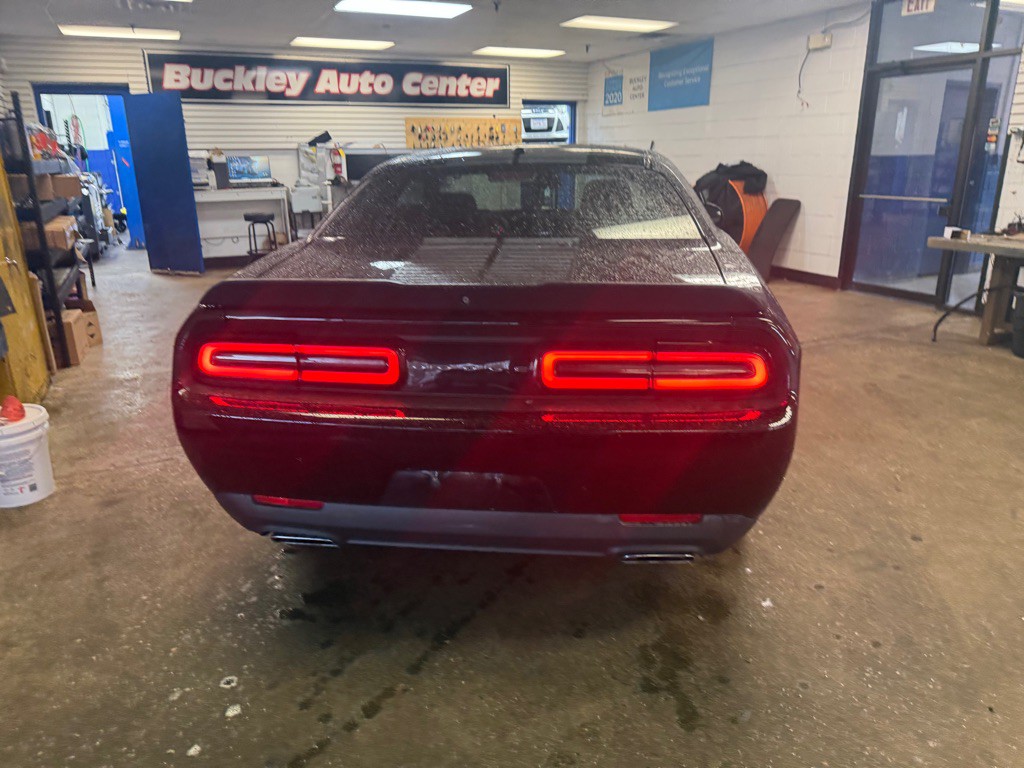2016 Dodge Challenger Image 19
