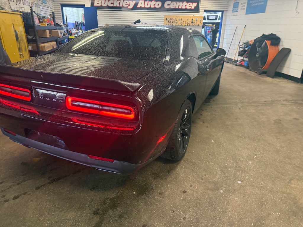 2016 Dodge Challenger Image 21