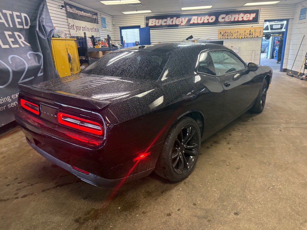 2016 Dodge Challenger Image 22