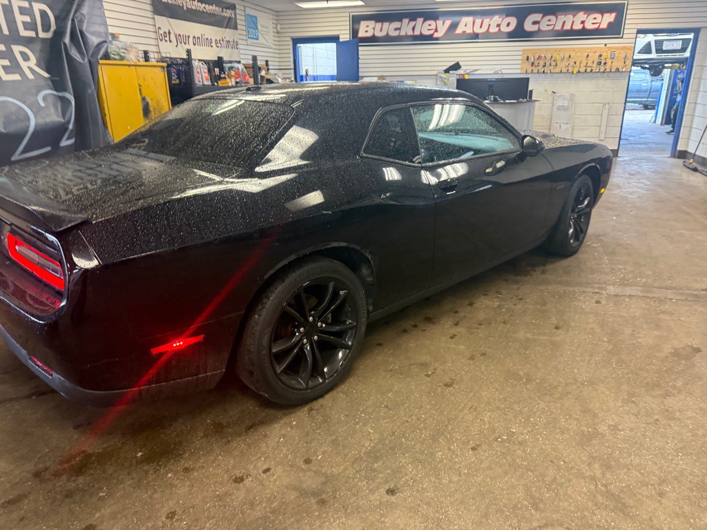 2016 Dodge Challenger Image 23