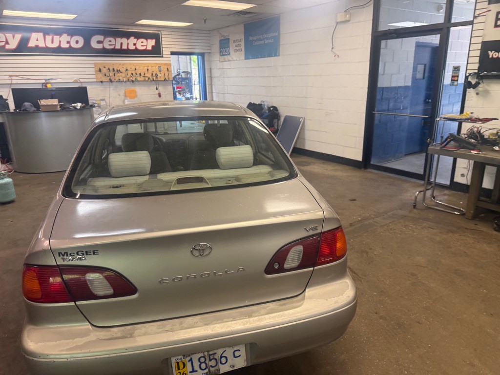 2000 Toyota Corolla Image 12