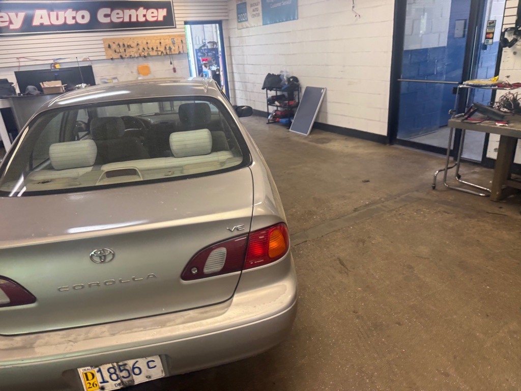 2000 Toyota Corolla Image 13