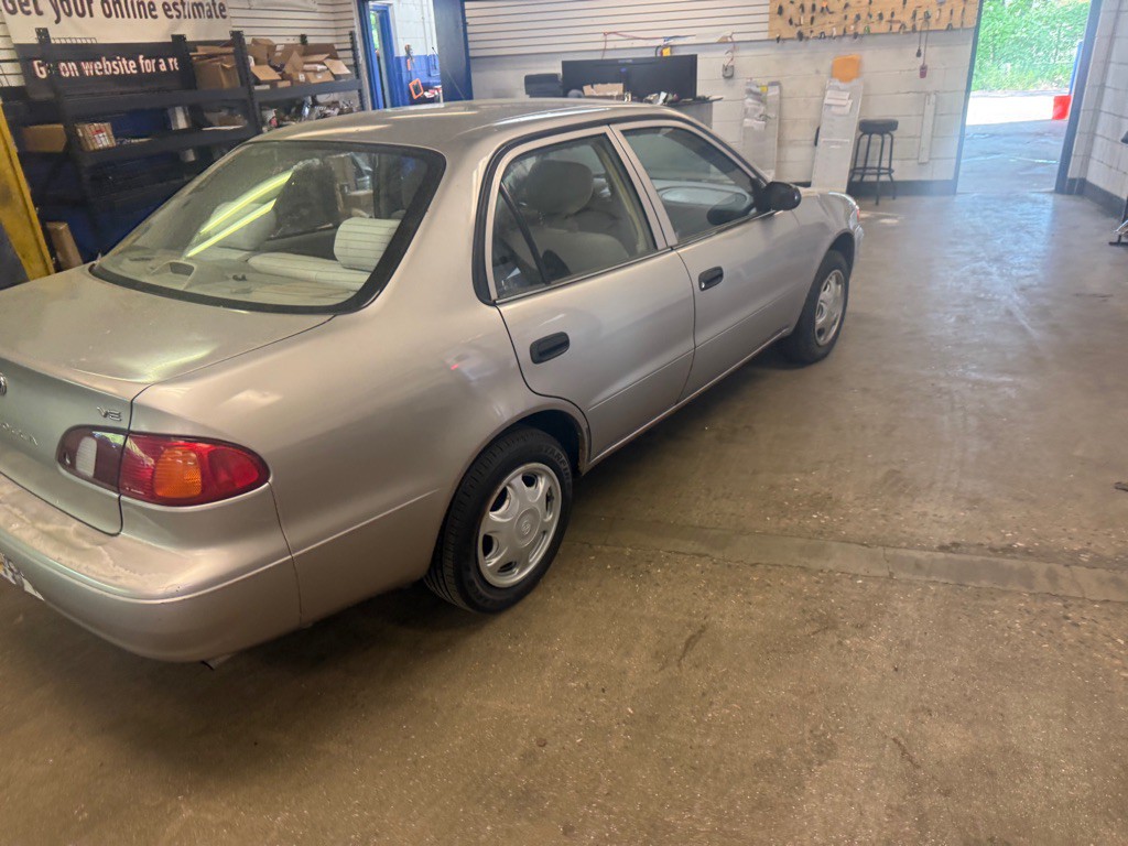 2000 Toyota Corolla Image 14