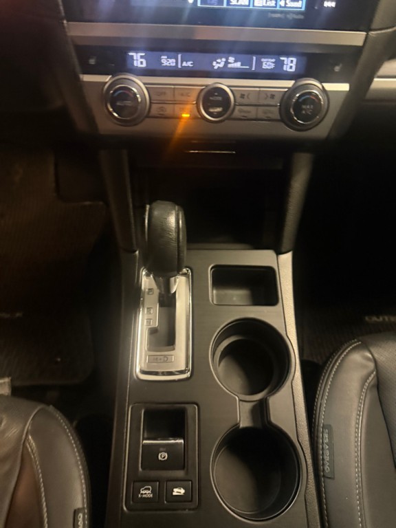 2015 Subaru Outback Image 12