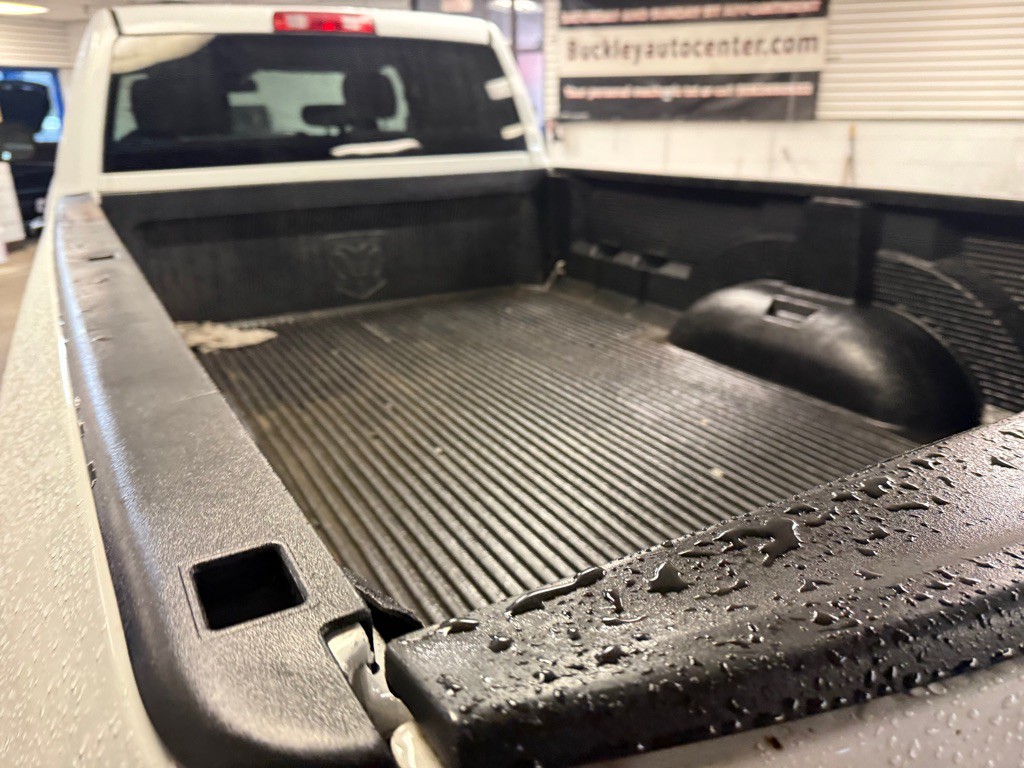 2015 RAM 3500 Image 9