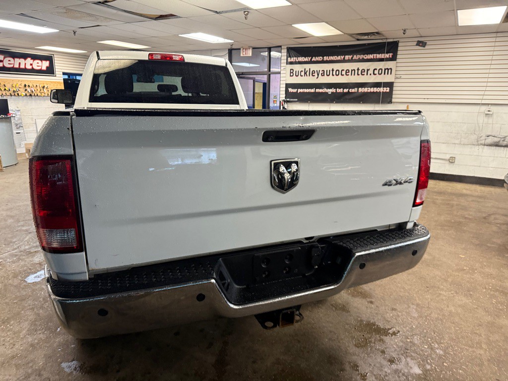 2015 RAM 3500 Image 11