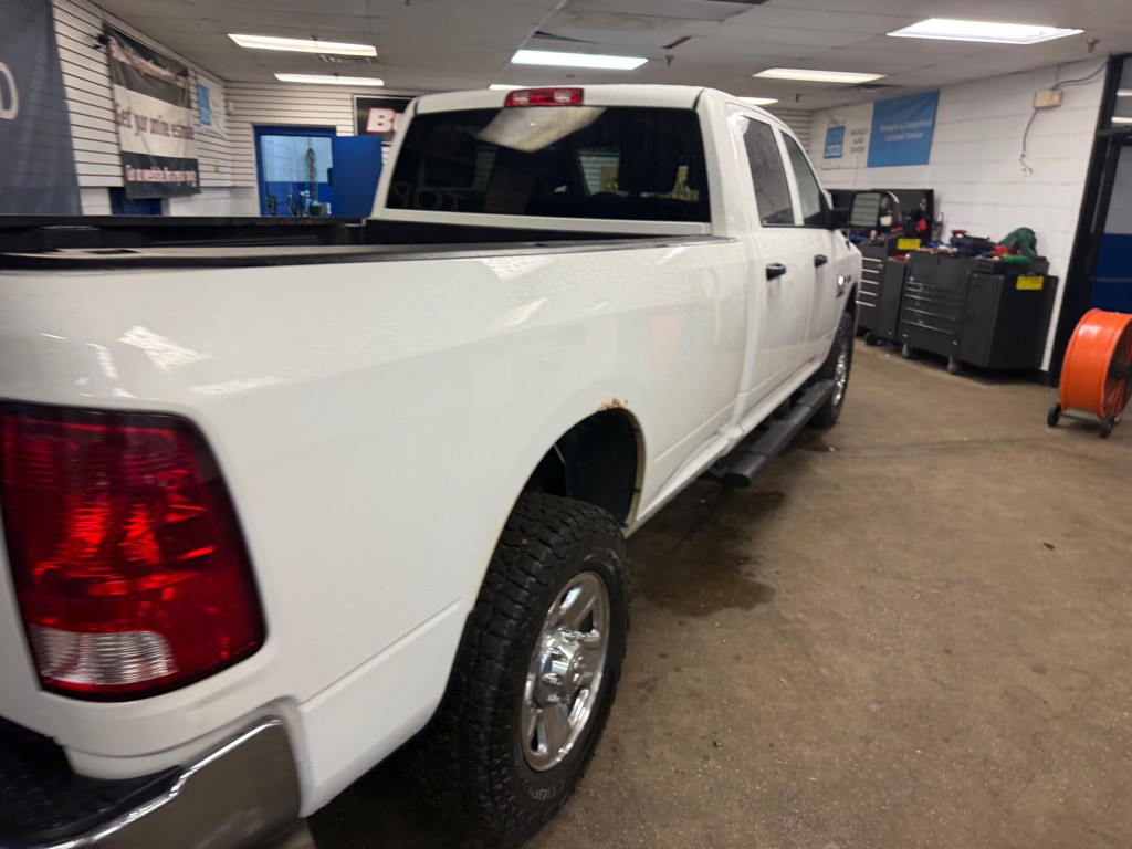 2015 RAM 3500 Image 12