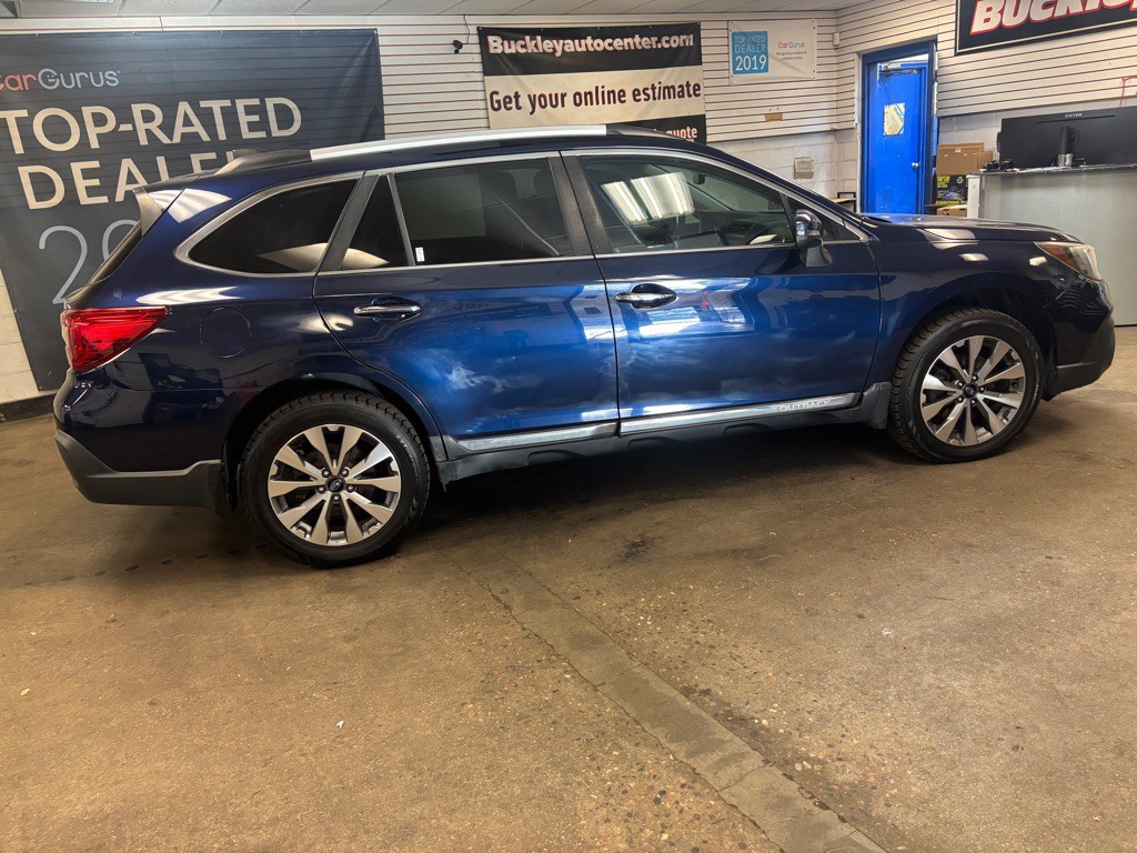 2018 Subaru Outback Image 16