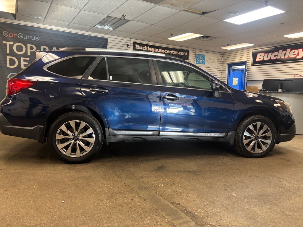 2018 Subaru Outback Image 17