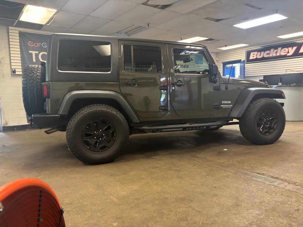 2015 Jeep Wrangler Unlimited Image 17