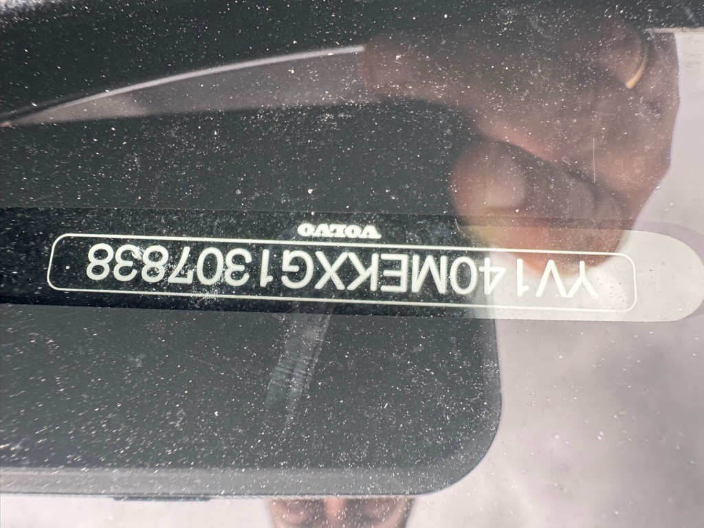2008 Volvo C70 Image 8