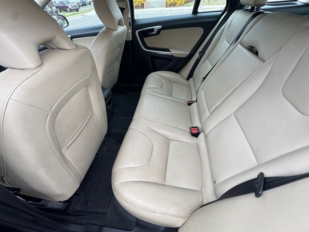 2008 Volvo C70 Image 9
