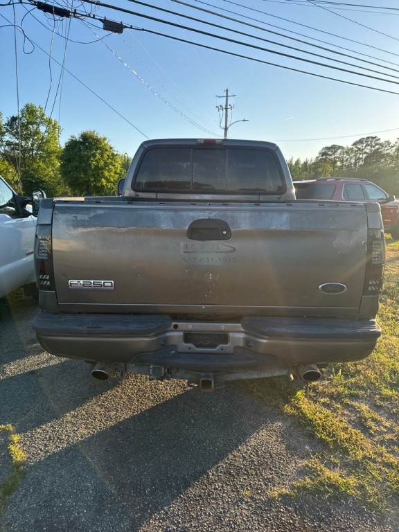 2005 Ford F-250 Image 3