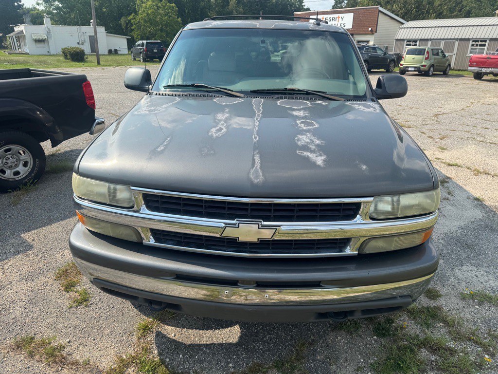 2019 Chevrolet Suburban Image 2
